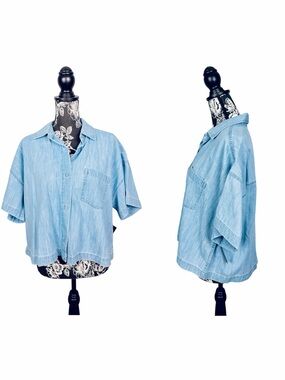 NWT Express chambray cropped button down short sleeve top size large